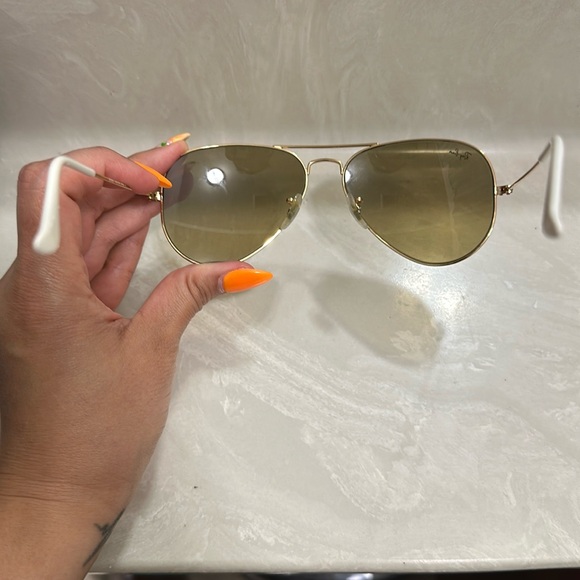 Ray Bans Aviator Sunglasses - Picture 4 of 6